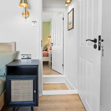 Cosy & Bright Home With Backyard In Southsea Portsmouth Exterior photo