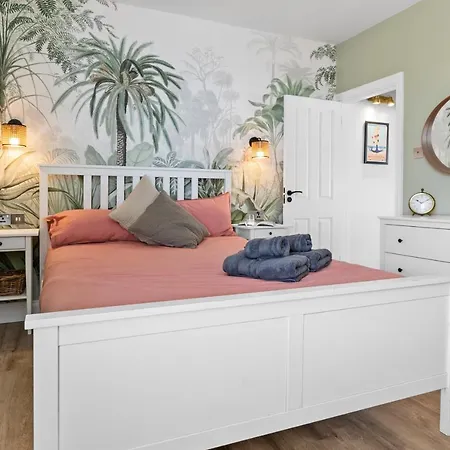 Cosy & Bright Home With Backyard In Southsea Portsmouth Exterior photo